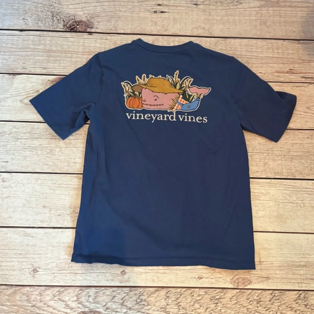 📌Vineyard Vines Fall T-shirt